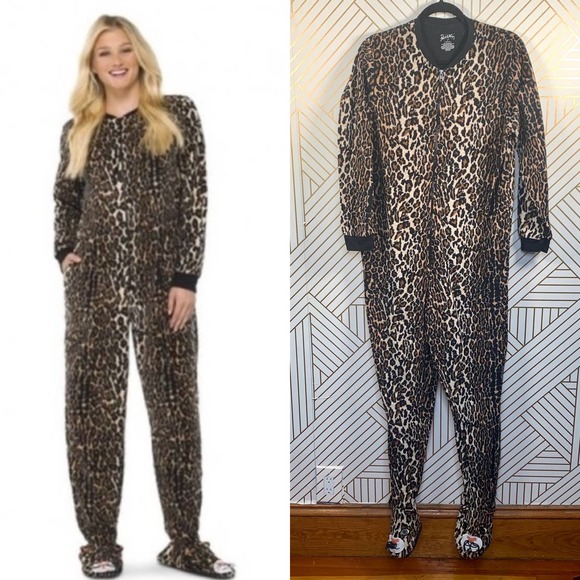 Nick & Nora Other - Nick & Nora Leopard Onesie Footie Fleece Pajamas